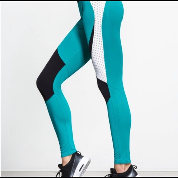 Charli Cohen Laser Leggings - Picture 2 of 11